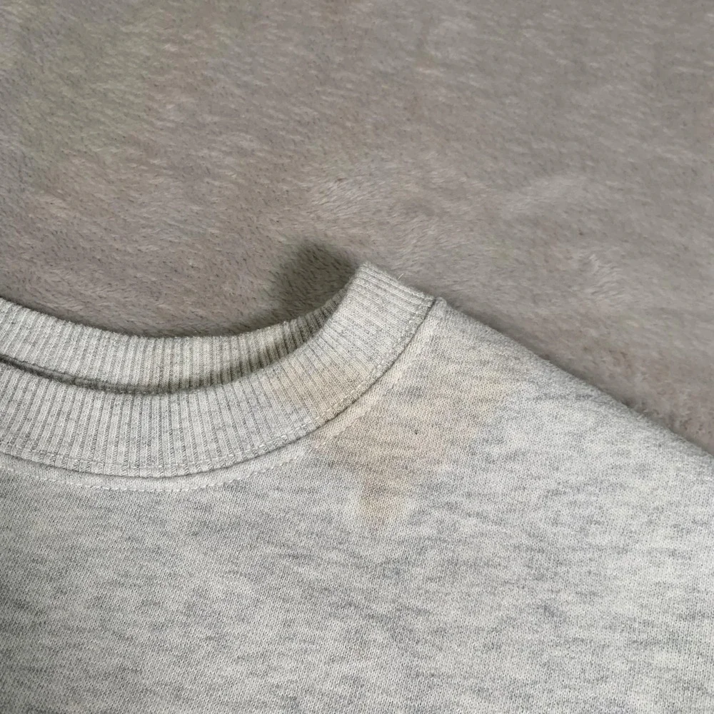 Hollister Sweatshirt Mens Medium NYC New York City Chenille Applique Crewneck - Picture 3 of 11